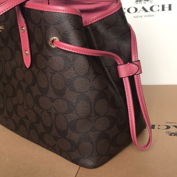 🌸🍒coach carryalldrawstring tote🍒shoulder bag - Picture 2 of 8
